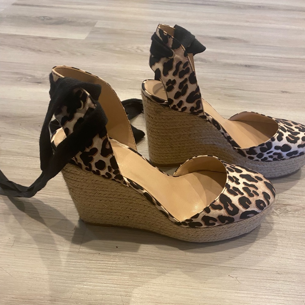 Leopard wedges